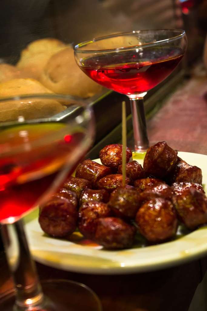 Top 5 Best Sangria Bars & Restaurants in Barcelona (Detailed Guide)