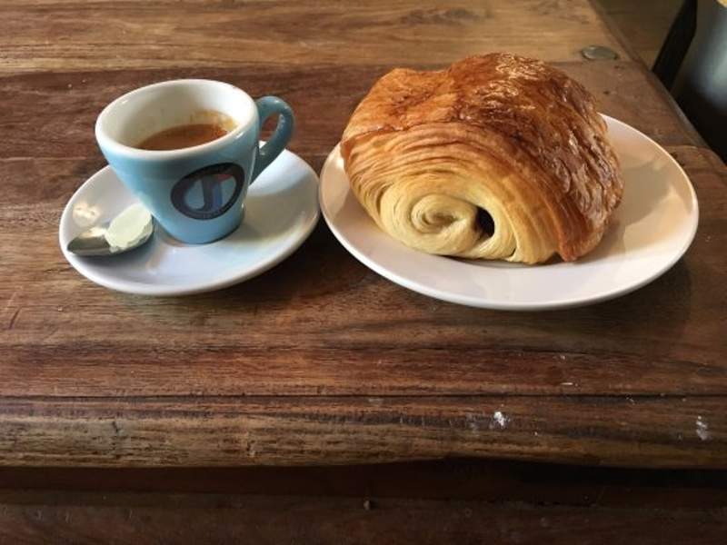 Coffee & Pan au Chocolat