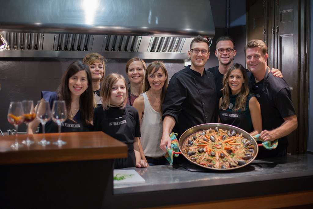 Food tour vs cooking class
