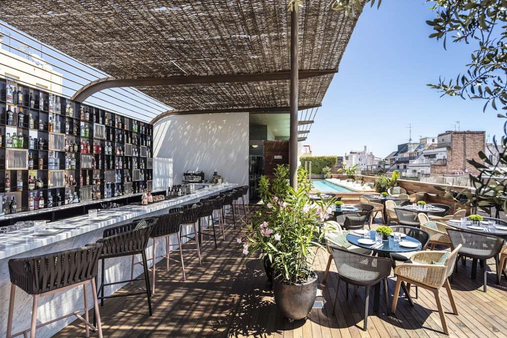 sir-victor-rooftop