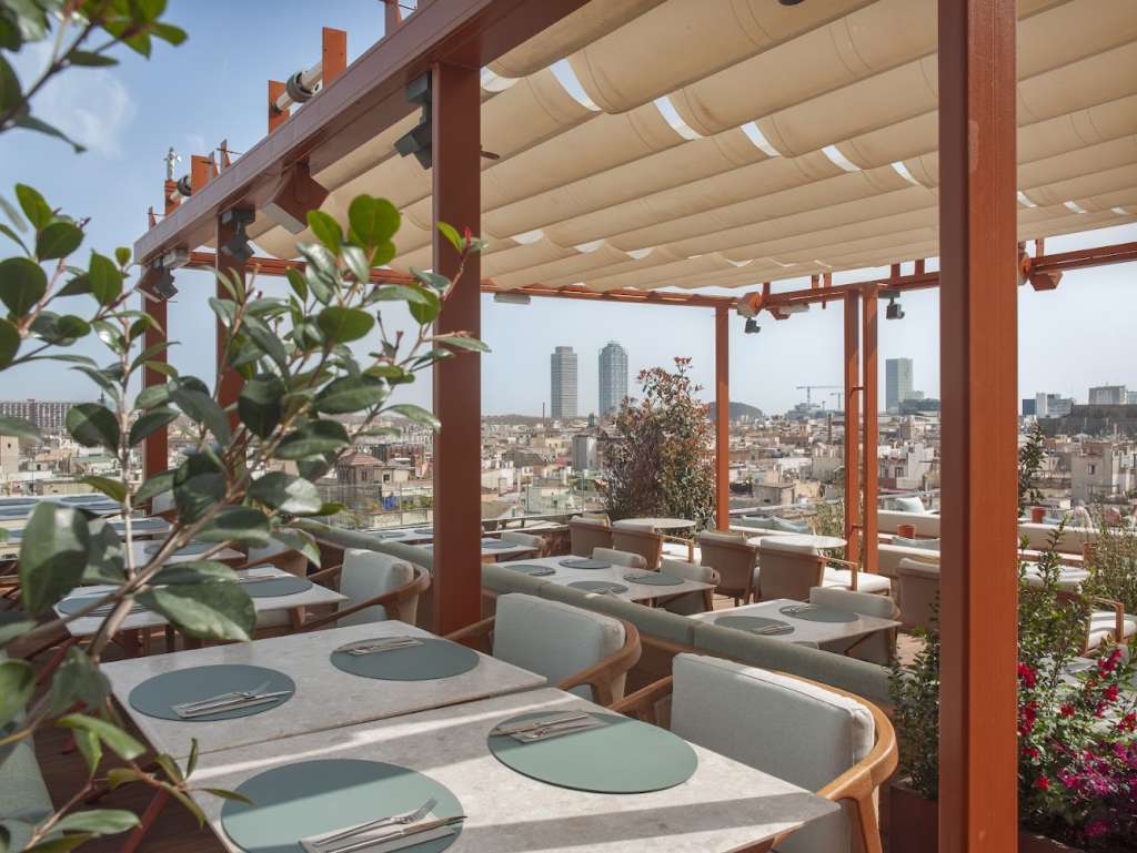 skybar-eye-on-food-tours