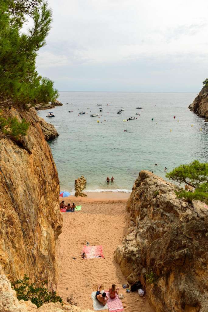 2. Cala Pola (Tossa de Mar)