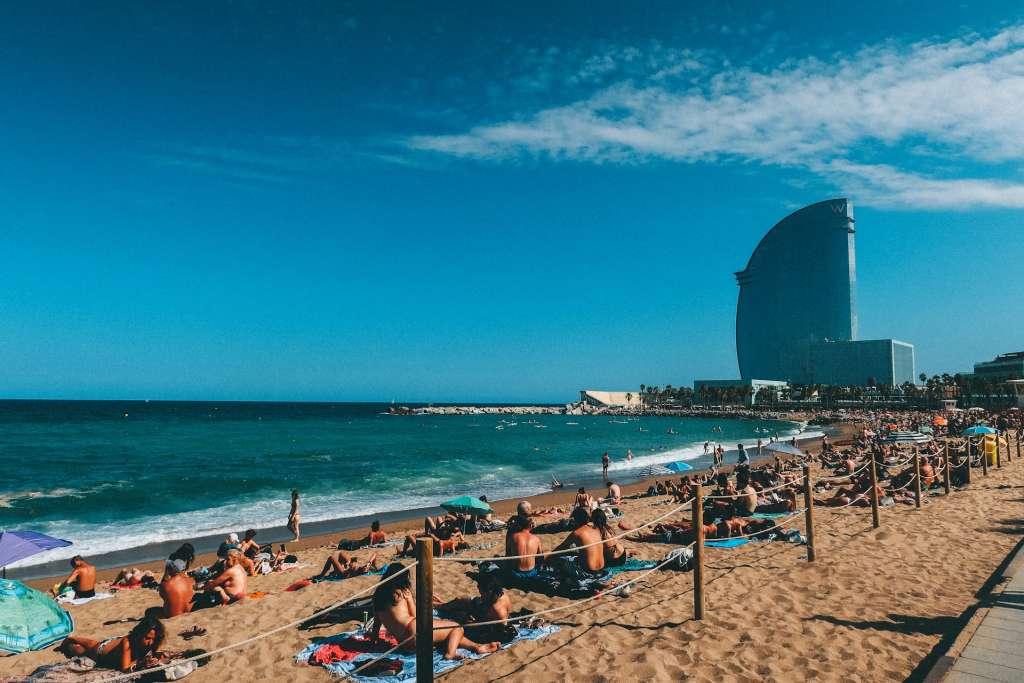 Barcelona summer, stay cool, Barcelona heat wave, Barcelona travel, summer in Spain.